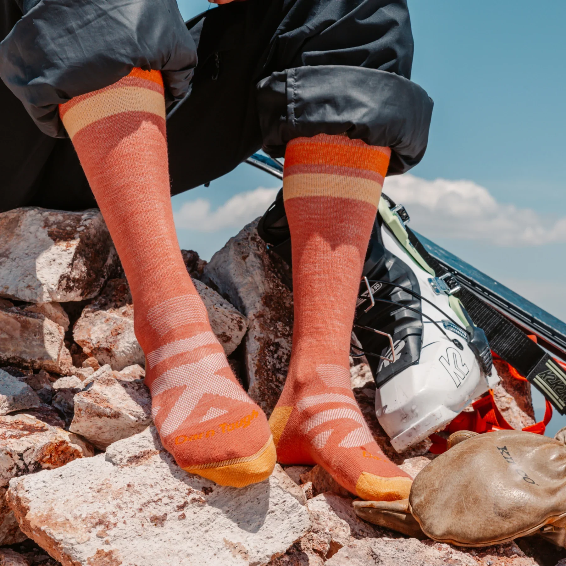Darn Tough Women's Snowburt Over-the-Calf Midweight Ski & Snowboard Sock - Winter 2025/2026 - Image 3