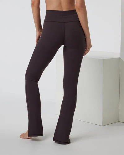 Vuori Women's Daily Split Flare Legging - Winter 2024/2025 - Image 3